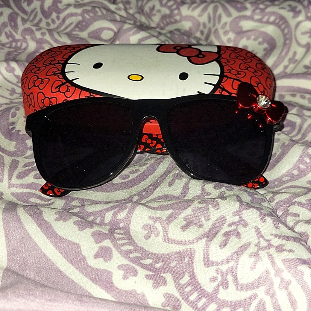 Hello Kitty Glasses w/ Case